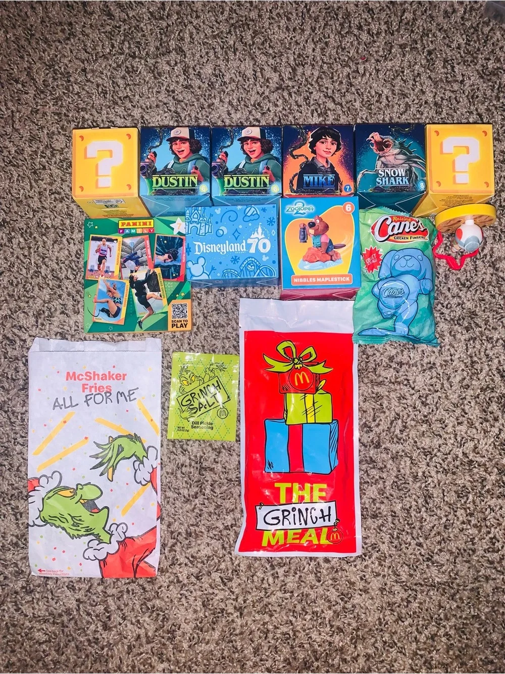McDonald's Unopened Grinch Meal Holiday Salt and Socks+ Bunch Of Mcdonald’s Toys